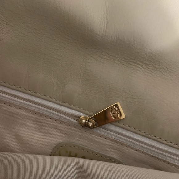 Chanel Beige Boho Leather Crossbody Satchel Messenger Bag Vintage AUTHENTIC - Picture 3 of 16